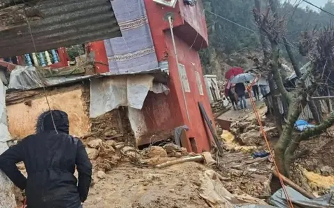 ​سيول جارفة تحاصر دوار “قلعة مروان” بالحسيمة.. والساكنة تطلق نداء استغاثة