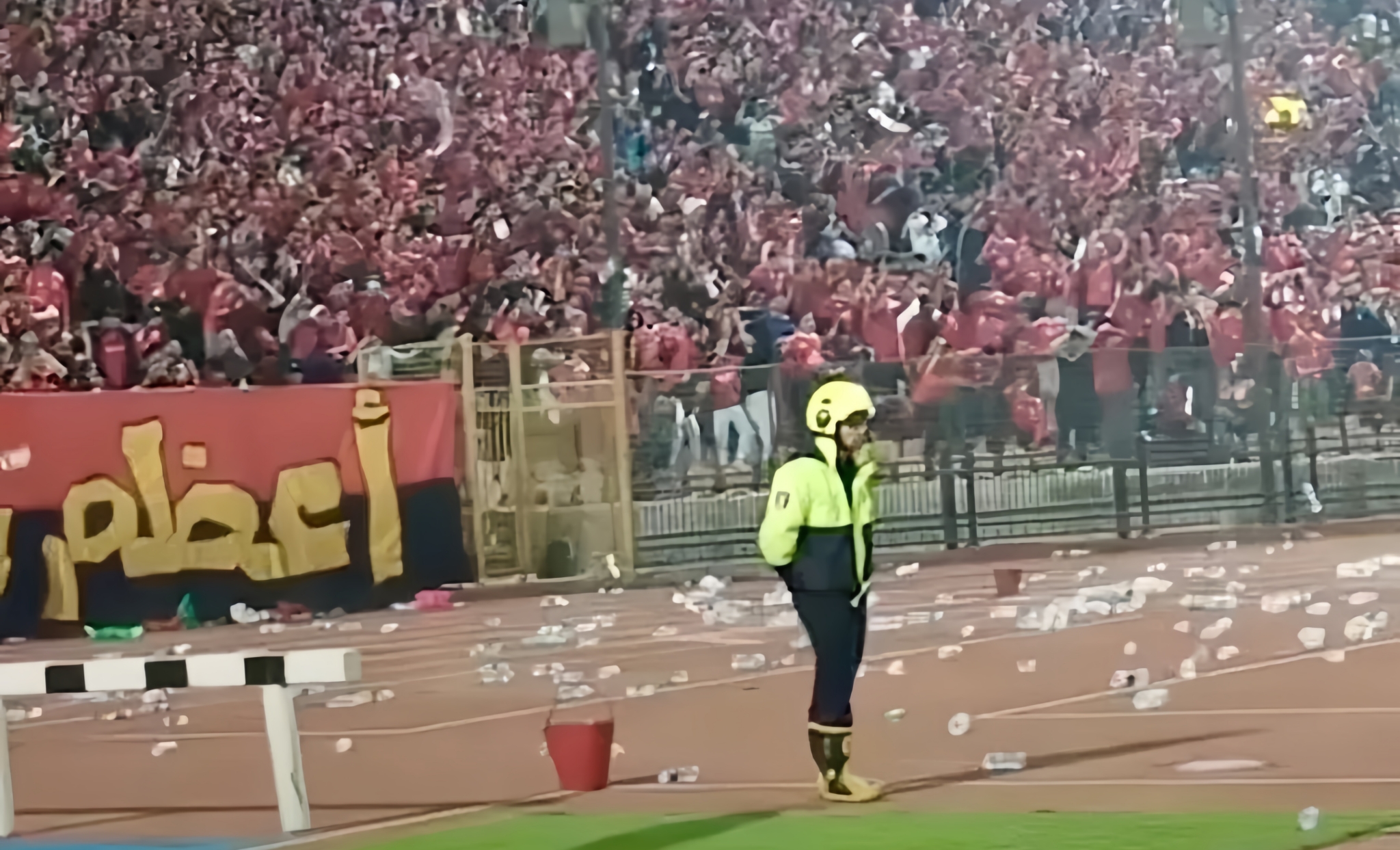 ​رسمياً.. الجيش الملكي يلجأ لـ “الكاف” بعد واقعة “رمي القارورات” في مواجهة الأهلي