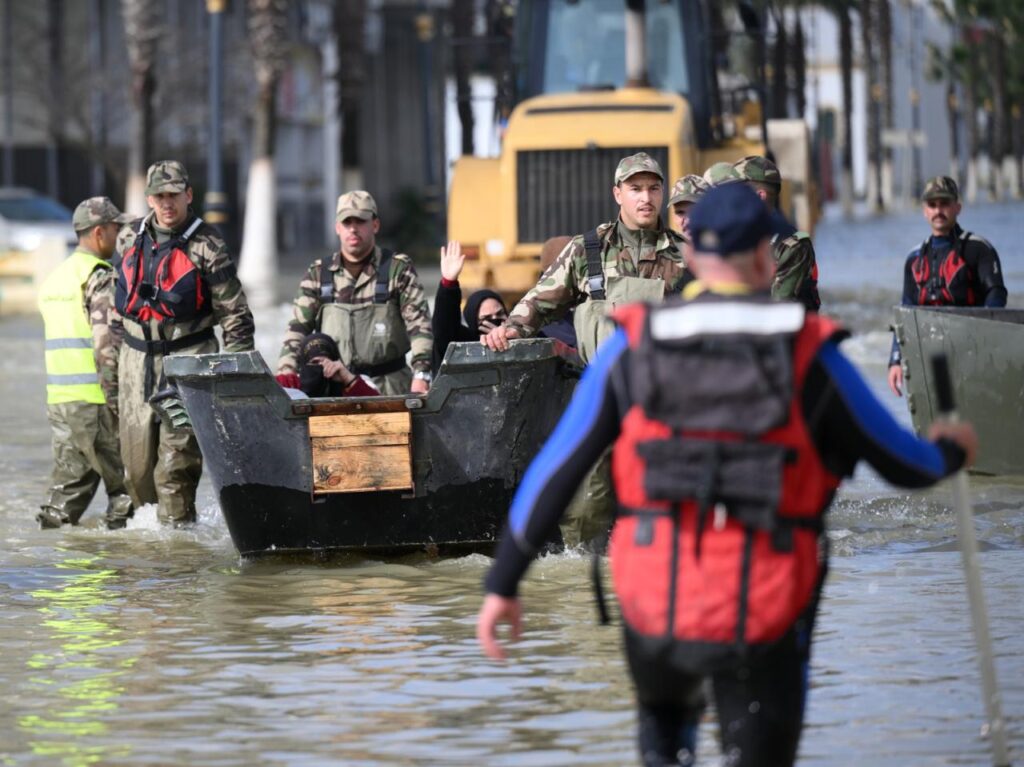 تطوان.. تعليق الدراسة غداً الاثنين بسبب سوء الأحوال الجوية