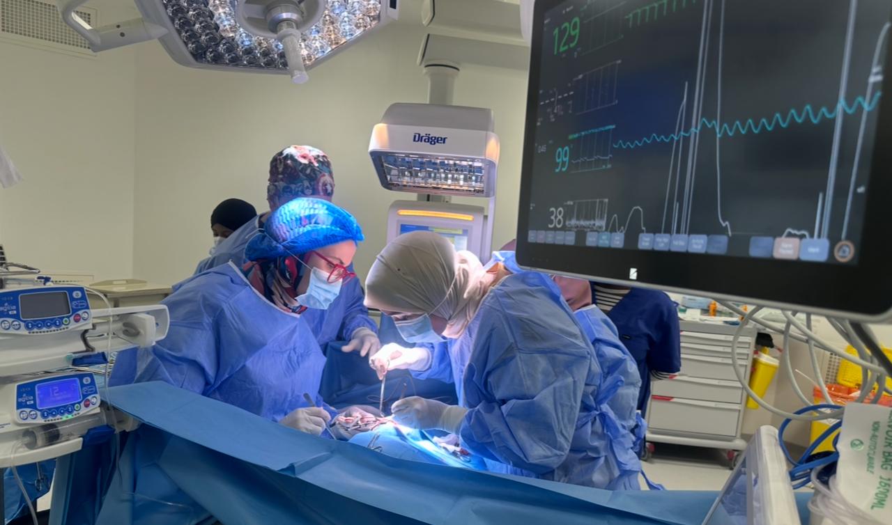 إنجاز طبي غير مسبوق.. نجاح أول عملية “رتق المريء” لرضيعة بالمستشفى الجامعي بأكادير