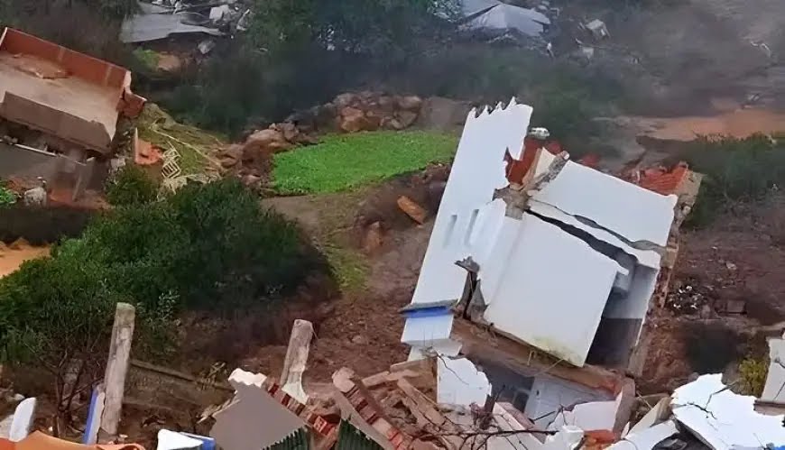 ​سيول جارفة تضرب إقليم شفشاون.. انهيار مسجد ومنازل يثير الرعب وسط الساكنة