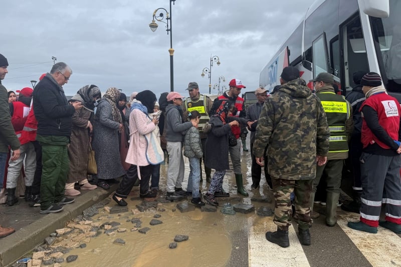 ​سلطات العرائش توضح حقيقة “إخلاء مراكز الإيواء” بالقصر الكبير