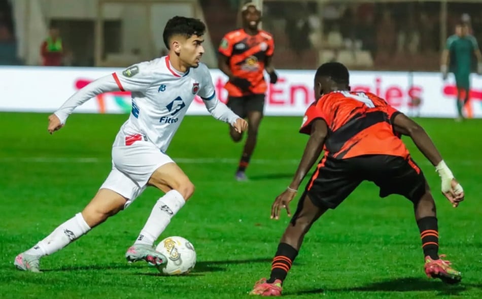 ​”القرش المسفيوي” يلتهم دجوليبا المالي ويطارد صدارة الكونفدرالية