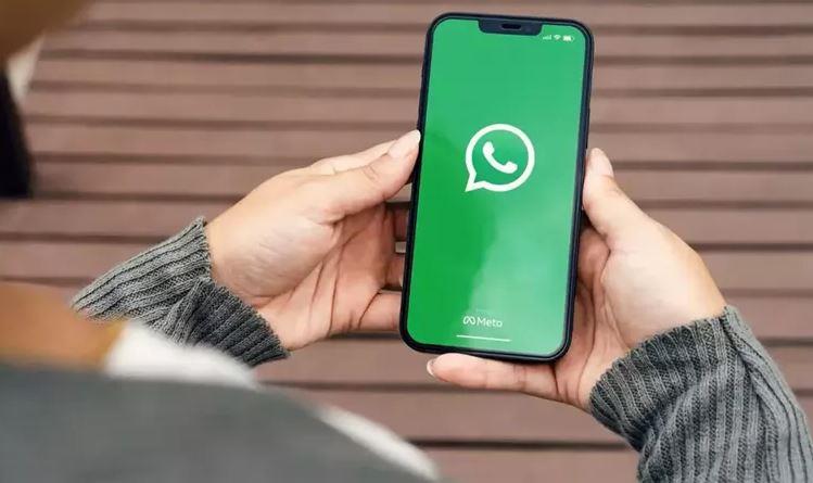 المفوضية الأوروبية تهـ.ـدد “ميتا” بإجراءات مؤقتة لانتهاكها قواعد المنافسة في “واتساب”