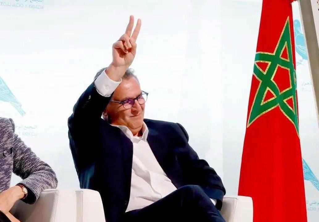 وأخيراً.. إبن كيران يعترف بالحقيقة ويشيد بنجاح أخنوش كرجل دولة في حل الأزمات