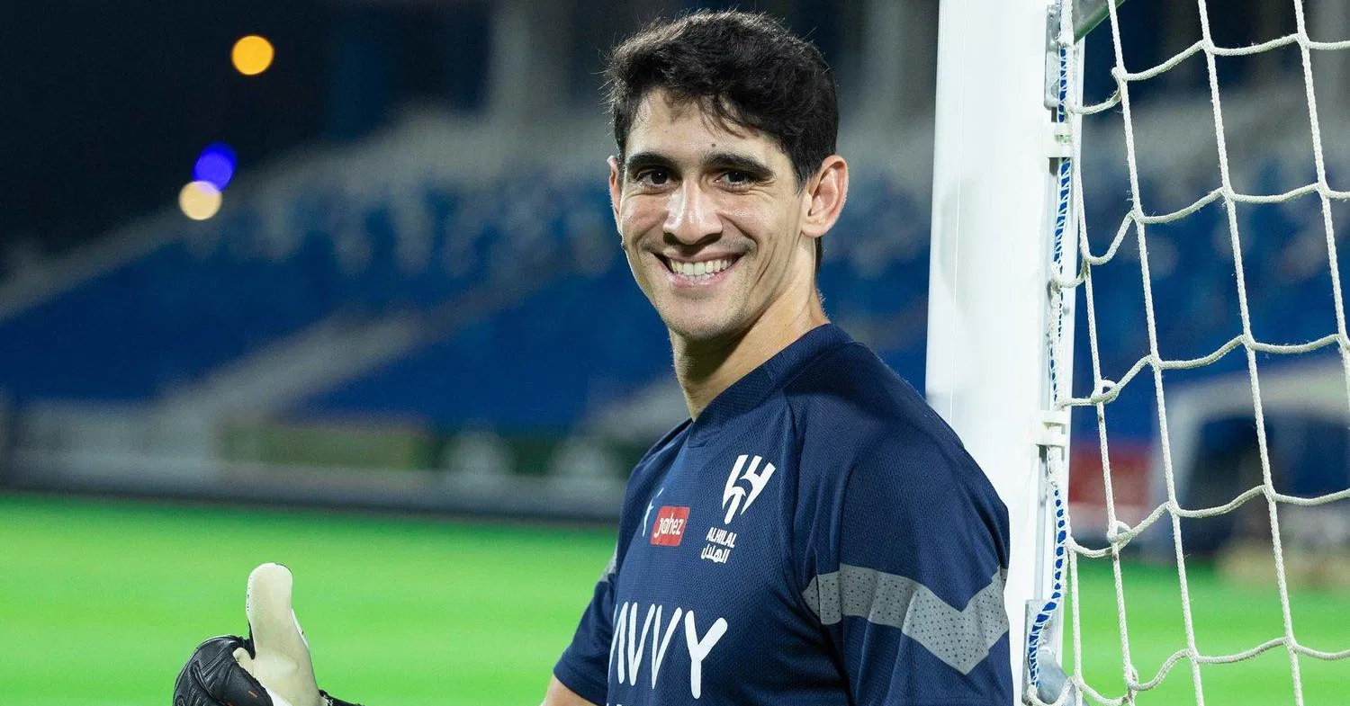 رسميًا.. الهلال السعودي يستعيد خدمات بونو