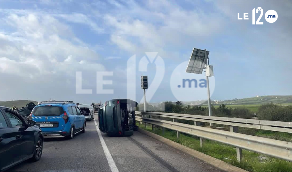 طريق أصيلة-طنجة: جروح خطيرة وخسائر مادية فادحة في انقلاب شاحنة لنقل السيارات