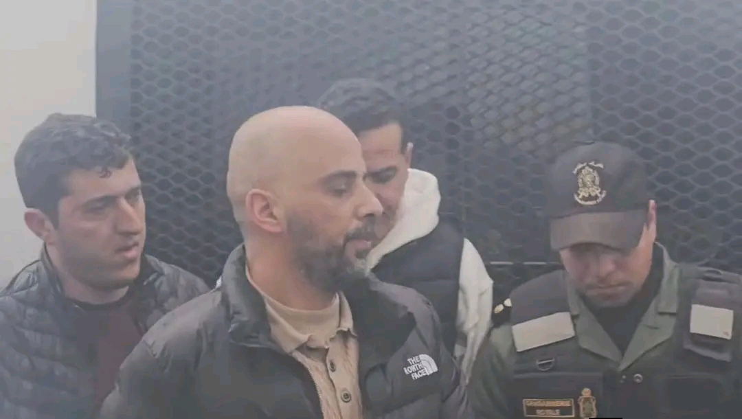 ​في مبادرة إنسانية.. المعتقل محمد حاكي يودع والده الراحل بالحسيمة