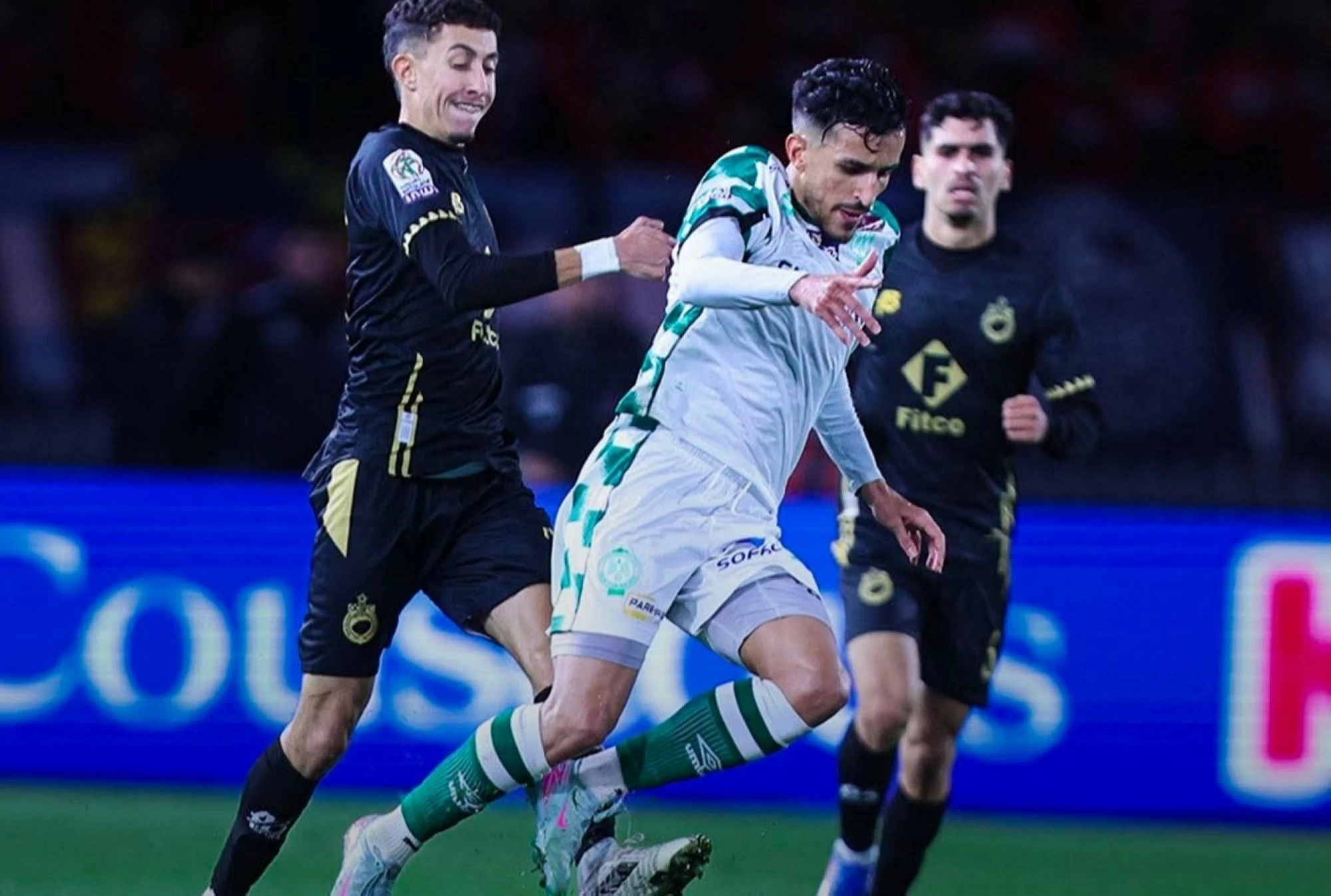 “النسور” تحلق في الصدارة بثبات.. والجيش الملكي يسقط في فخ التعادل بالزمامرة