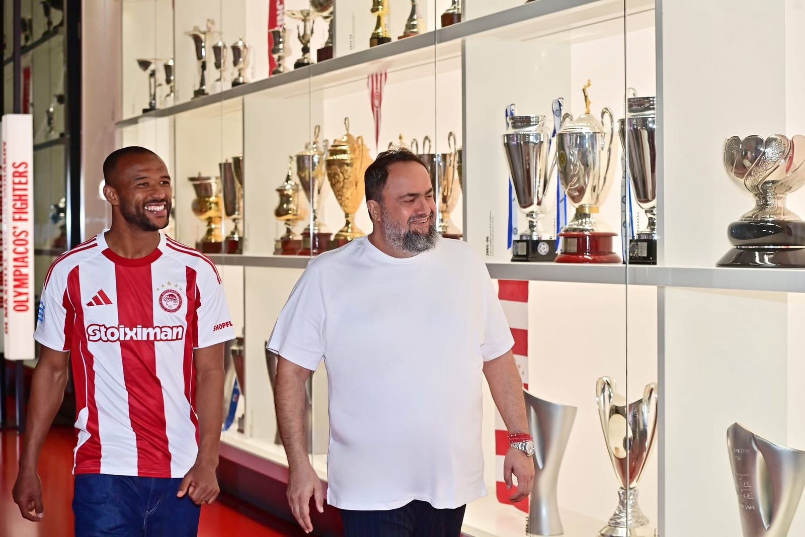 الكعبي يواصل مغامرته الاحترافية مع أولمبياكوس بعد تمديد عقده لموسمين