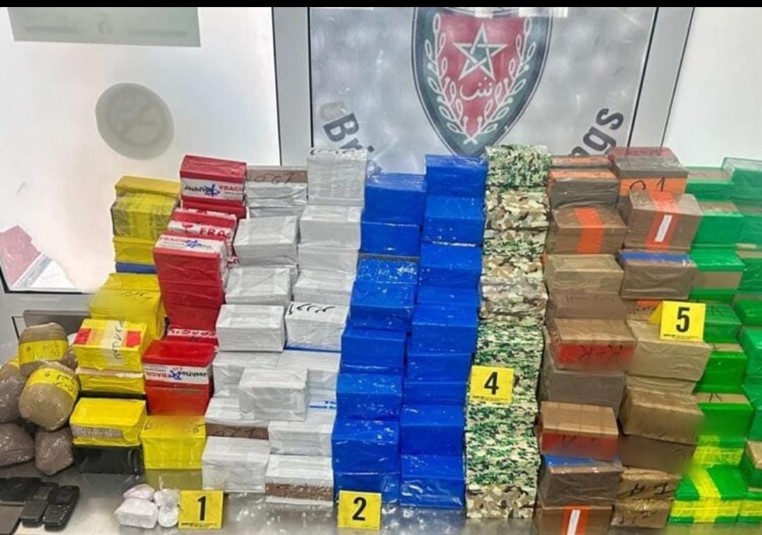 معلومات الـ”DST” تقود للإطاحة بمروجين للمخدرات وحجز شحنة شيرا