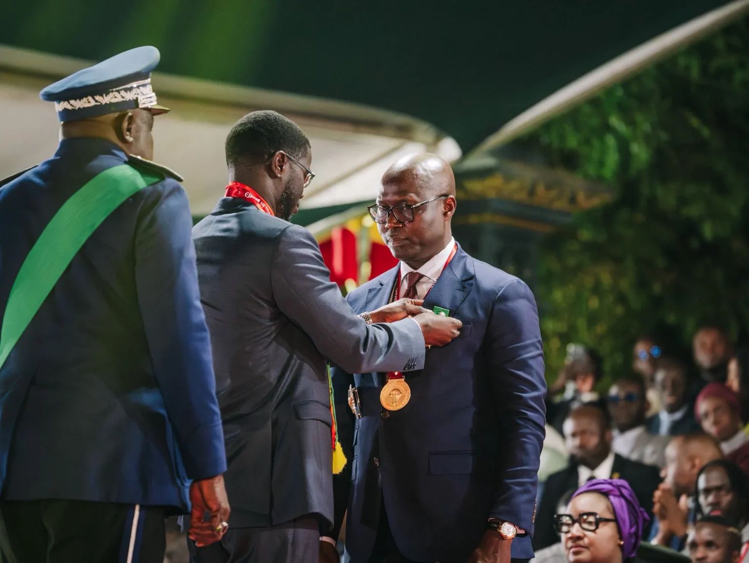 “مطرقة سويسرا” تجبر السنغال على قبول تسليم الكأس والميداليات لمنتخب المغرب