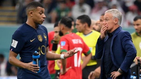 مدرب فرنسا يفاجئ بوعدي ويمنحه حرية اختيار المنتخب الذي يريده