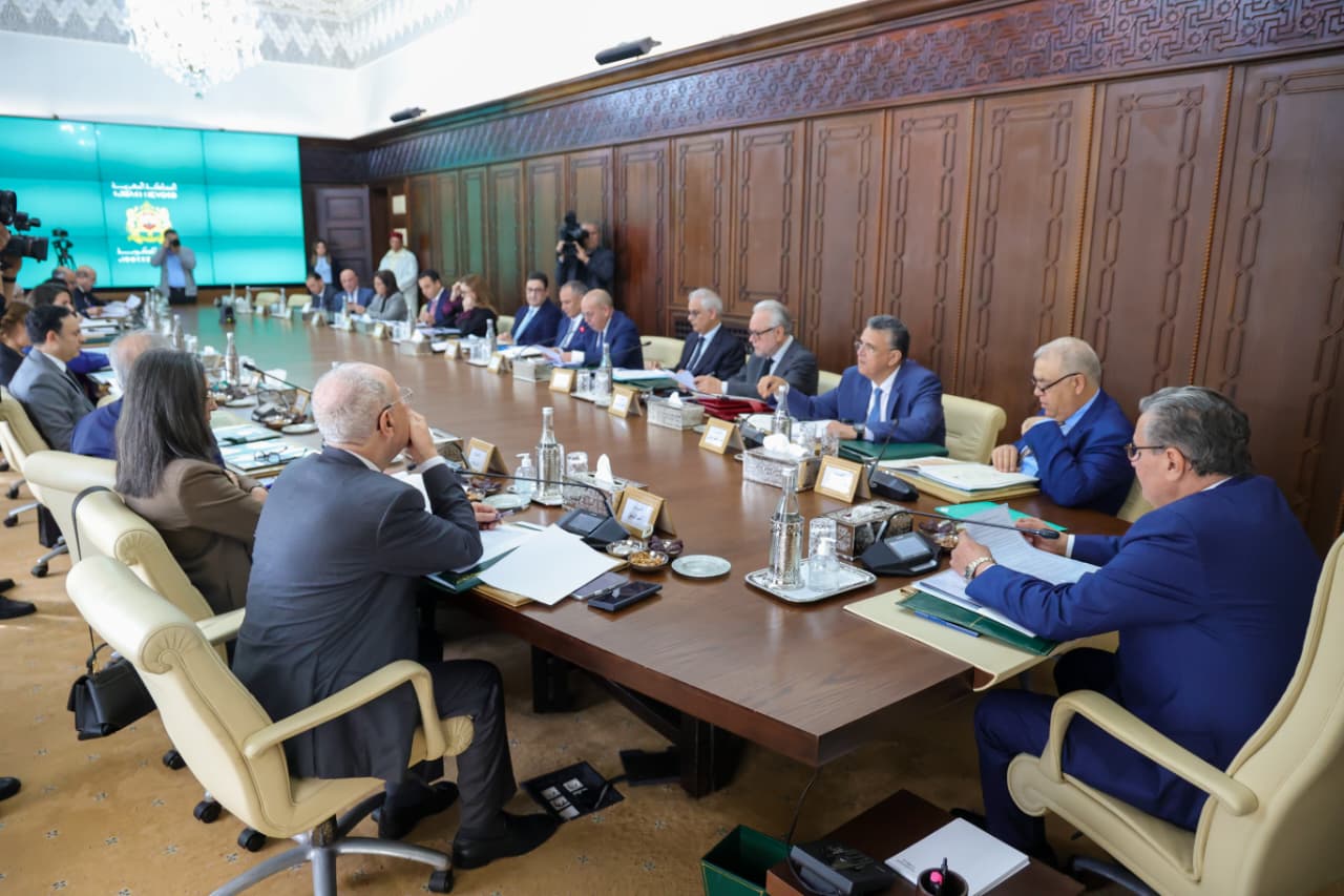 انتخابات 26.. الحكومة تصادق على تعديل ورقة التصويت ورفع سقف مصاريف الحملة