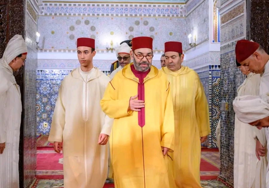 الملك يحيي ليلة القدر ويُتوج الفائزين بجوائز “أهل القرآن” و”أهل الحديث”