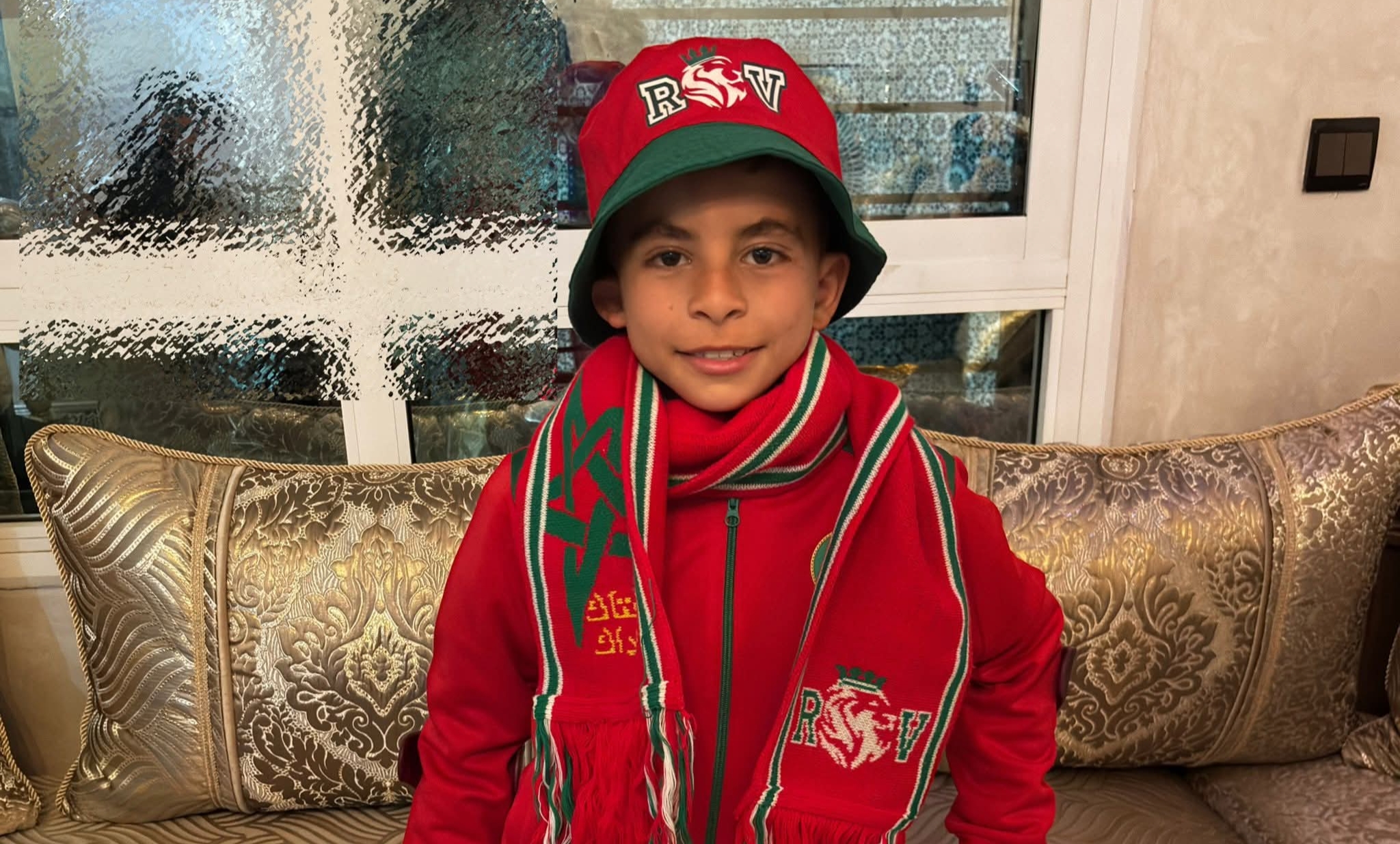 من وجدة إلى قلب “دونور”.. الطفل يونس يطير للقاء “المايسترو” حكيم زياش