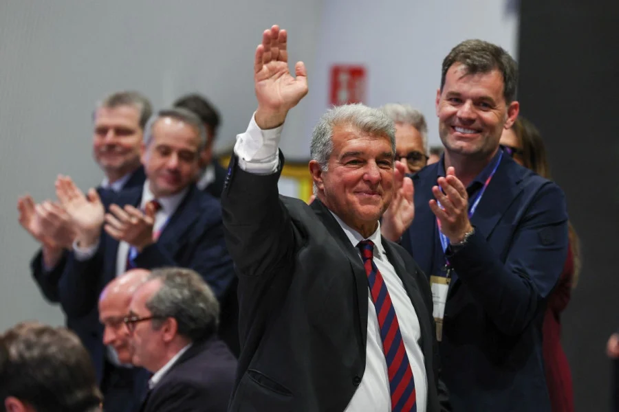 إعادة انتخاب لابورتا رئيسا لبرشلونة لخمس سنوات