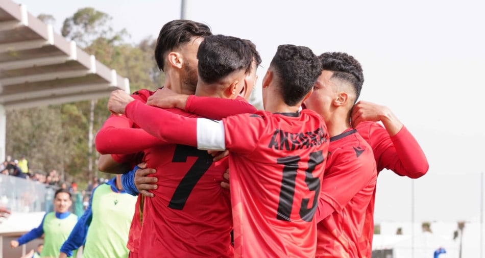 الأشبال يواجهون كوت ديفوار في اختبار مزدوج بمركب محمد السادس