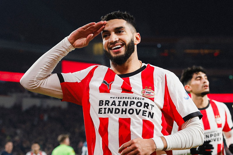 صيباري يواصل التألق ويقود آيندهوفن لفوز جديد في الدوري الهولندي