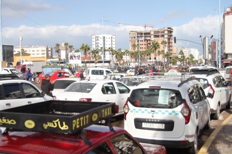 فوضى الطاكسيات بالمغرب.. دعم حكومي في الجيوب وزيادات تثقل كاهل المواطن 