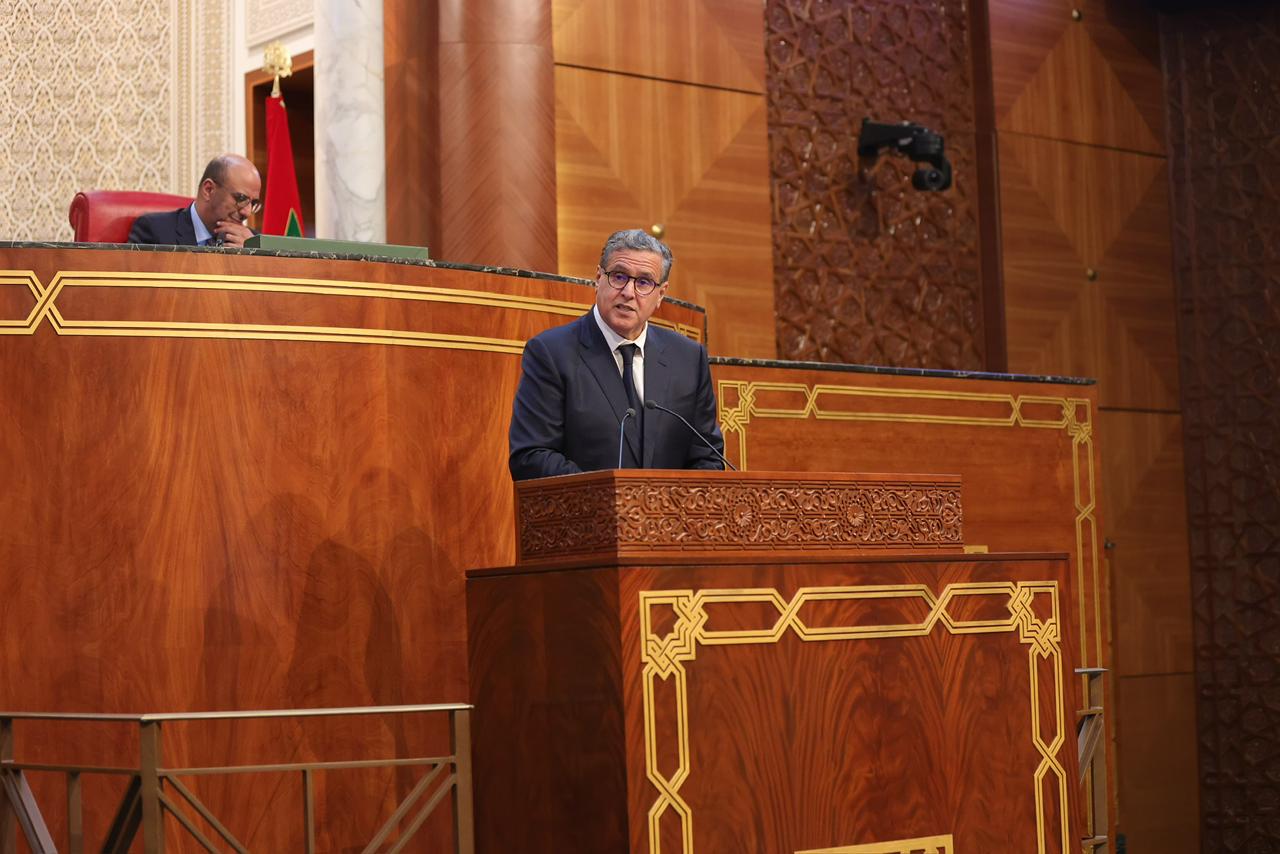 أخنوش.. تنفيذا للتوجيهات الملكية نراهن على تطوير البنيات التحتية باعتبارها رافعة استراتيجية لضمان العدالة المجالية 