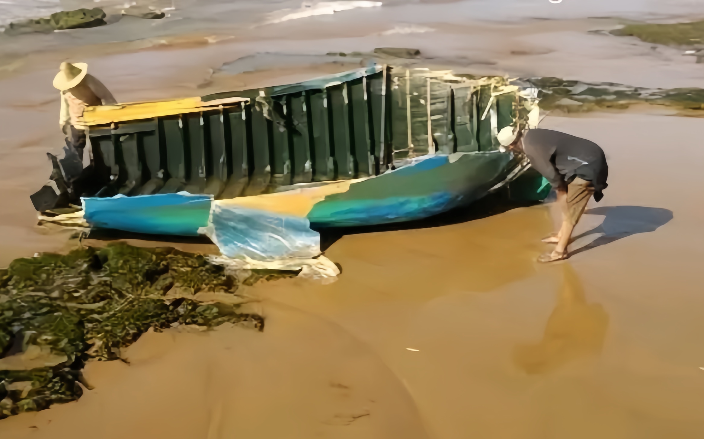 فـ.اجعة في سواحل أكادير.. انقـ.لاب قارب صيد يودي بحياة بحارين وآخر في عداد المفقودين