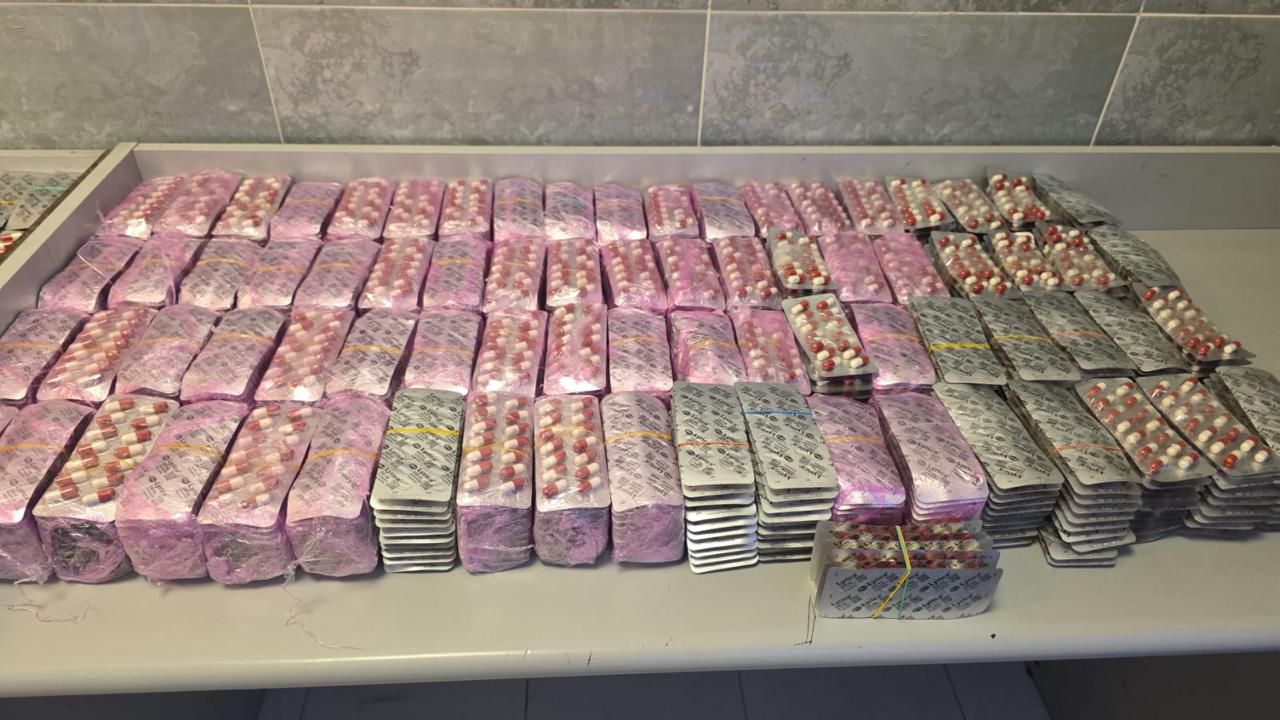 ميناء طنجة. هيكل سيارة مغربي قادمة من أوروبا مملوء بعلب «القـ.رقوبي»