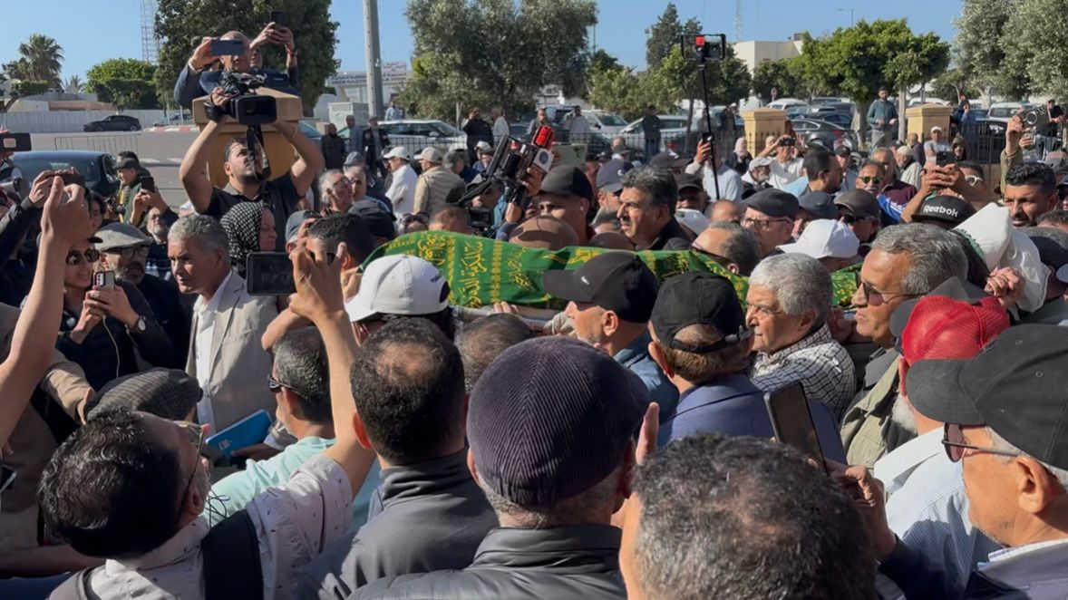 ​الوداع الأخير لـ “عميد الأغنية المغربية”.. جثمان الراحل عبد الوهاب الدكالي يوارى الثرى بالبيضاء