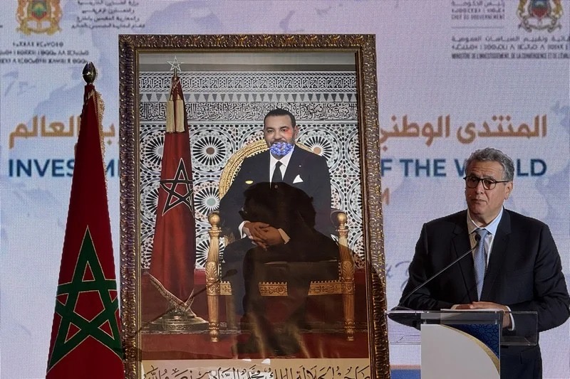 طنجة. أخنوش يستعرض جاذبية مناخ الاستثمار في المغرب ويحفز مغاربة العالم