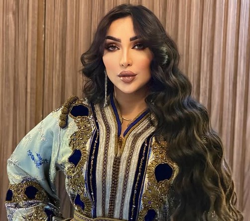 دنيا بطمة تخطف الأنظار في مهرجان “الرمال” بأجواء حماسية استثنائية