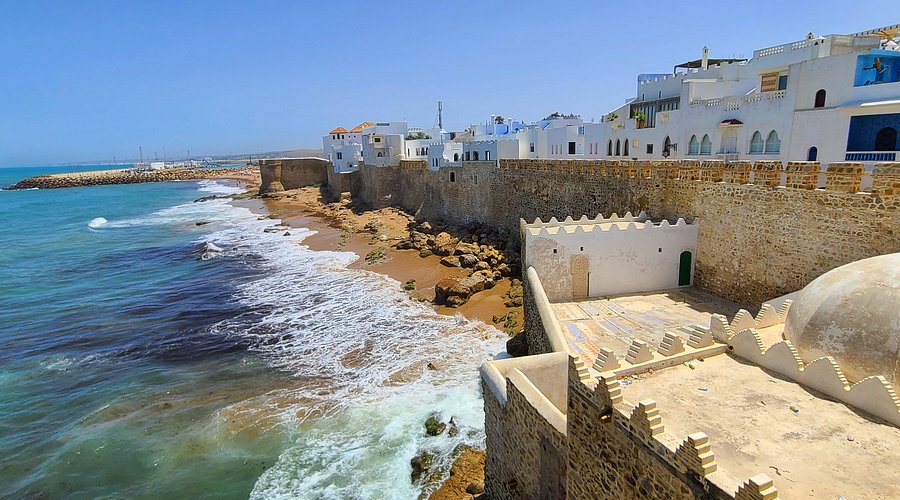 تفاصيل نجاة فرنسيين اختفيا قبالة السواحل المغربية بعد أيام من البحث