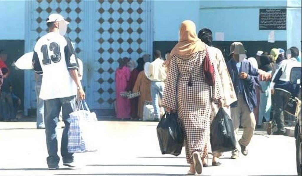 فرحة العيد خلف الأسوار.. رخصة استثنائية لزيارة السجناء وإدخال قفة المؤونة