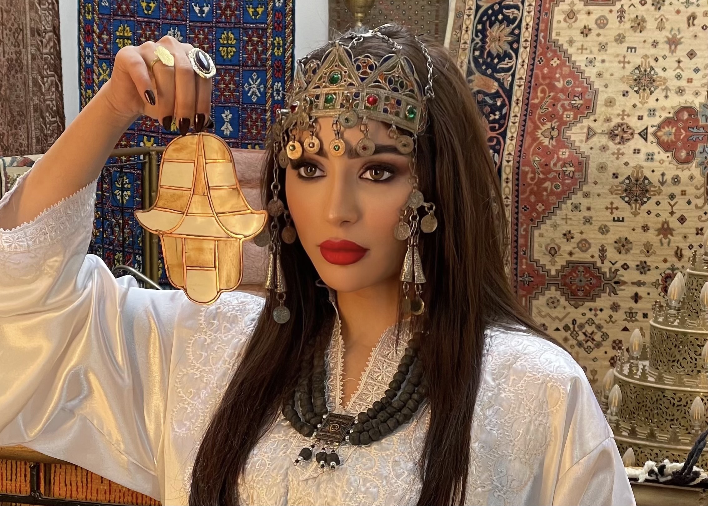 من عمق الثقافة المغربية. وجدان ضايف تطلق أول أعمالها الفنية