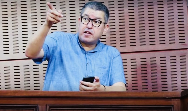 تضامن واسع مع صحفي «الأخبار».. ماذا تبقى لبرلماني الاستقلال ليقوله بعد بيان زوجة اليوبي؟