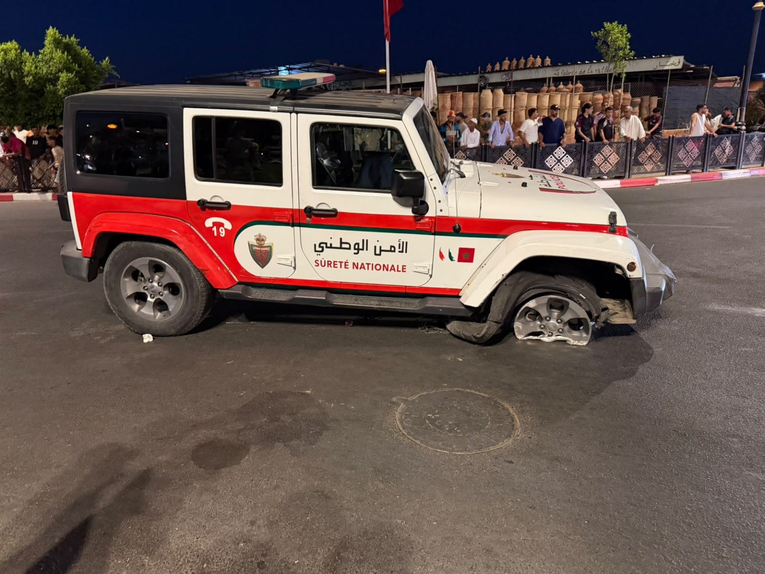 استنفار أمني بمراكش.. إفريقي يسرق سيارة شرطة من أمام محطة القطار وينتهي بحادثة سير!