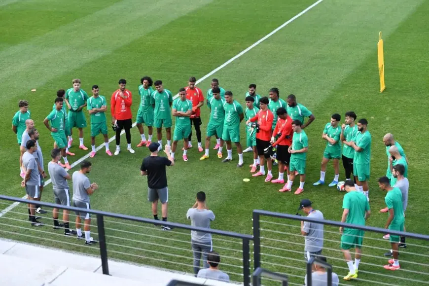 المنتخب المغربي يواصل استعداداته لمواجهة اسكتلندا بغياب أكرد والزلزولي 