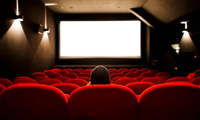 قاعات السينما تحقق إيرادات تناهز  130 مليون درهم