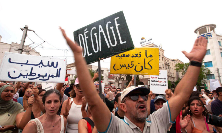 دائرة الغضب تتسع بتونس وشخصيات تونسية ترفض”التدخل الجزائري”