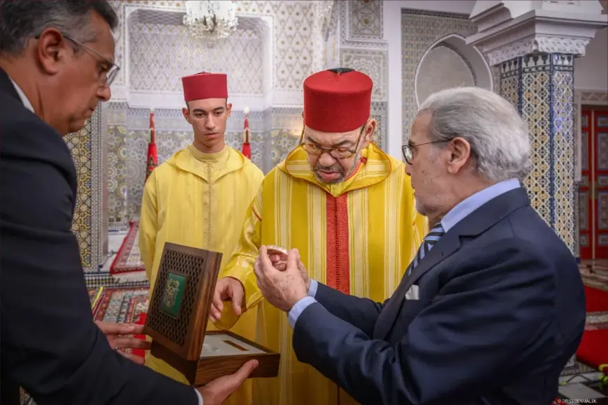 الملك يستقبل والي بنك المغرب ويتسلم التقرير السنوي حول الوضعية الاقتصادية لسنة 2025