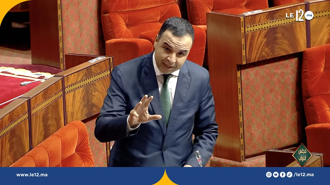 (فيديو) بايتاس كلاشا نواب البيجدي: “أخنوش حضر للبرلمان خلال هذه الولاية أكثر من رئيس الحكومة خلال الولاية 9”