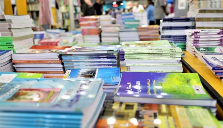 بين القدرة الشرائية وهامش الربح.. معركة “الكتاب المدرسي” تعود للواجهة بالمغرب بين القدرة الشرائية وهامش الربح.. معركة “الكتاب المدرسي” تعود للواجهة بالمغرب