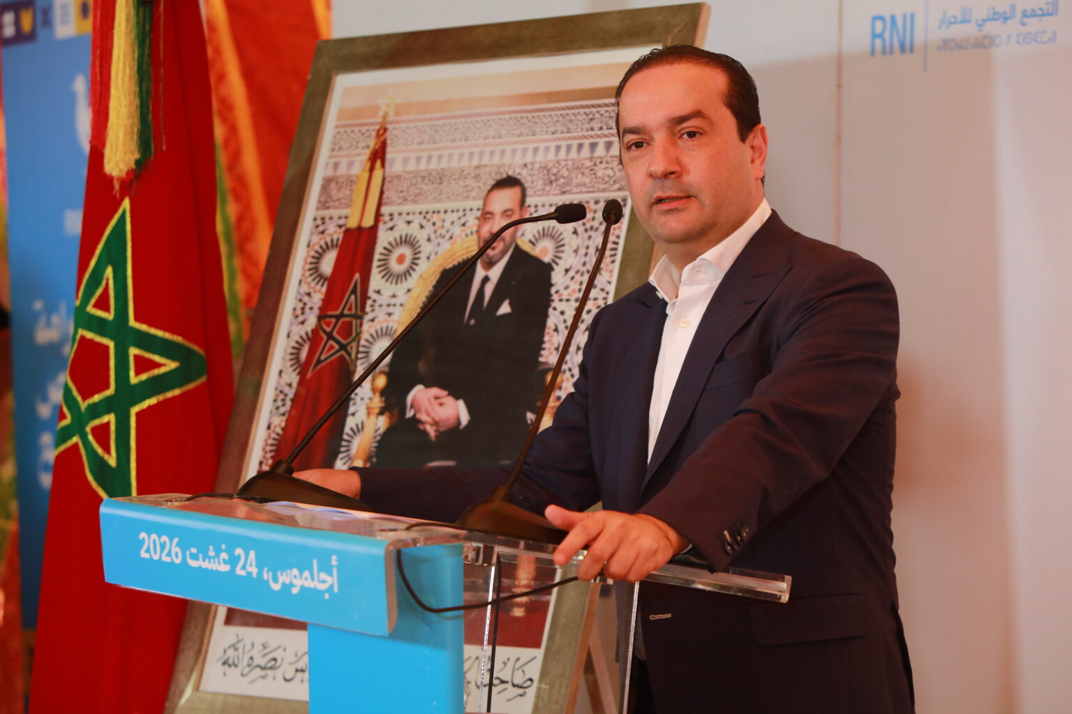 في لقاء حزبي بأجلموس.. شوكي ينتقد “فقدان الذاكرة الانتخابية” ويدعو لمقارعة الأحرار بالأفكار في لقاء حزبي بأجلموس.. شوكي ينتقد “فقدان الذاكرة الانتخابية” ويدعو لمقارعة الأحرار بالأفكار