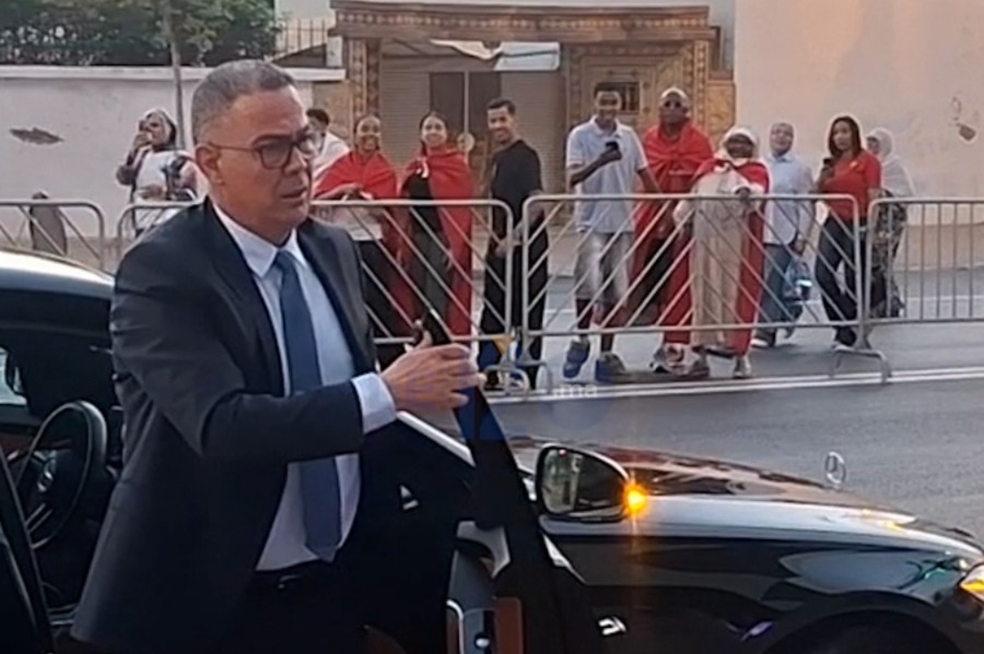 لحظة وصول فوزي لقجع قبل مواجهة المنتخب المغربي والمنتخب الجنوب إفريقي