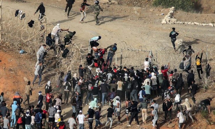 نقابة الصحافة المغربية تدعو للتحلي بالمهنية في تغطية أحداث سبتة المحتلة