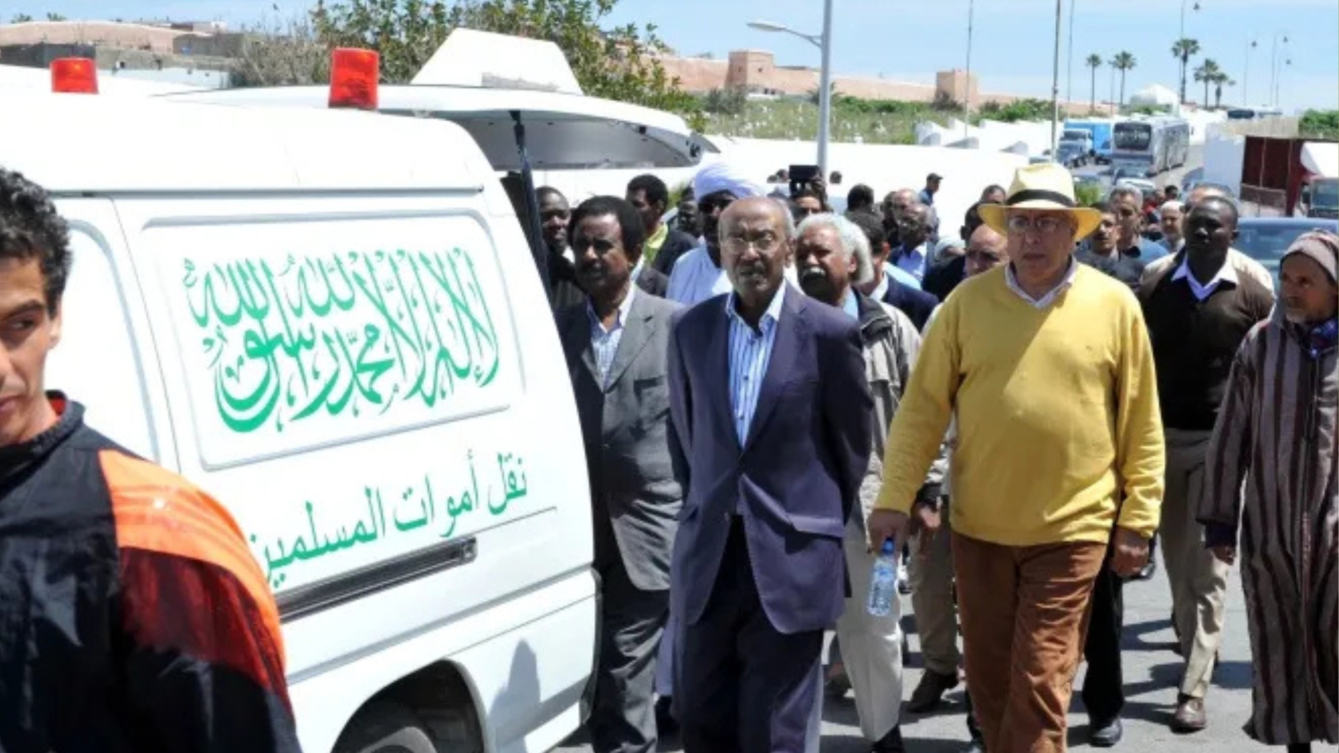 الدار البيضاء. من قلب ملعب الوازيس.. تشييع مهيب لـ”يوعري” والد سفيان رحيمي