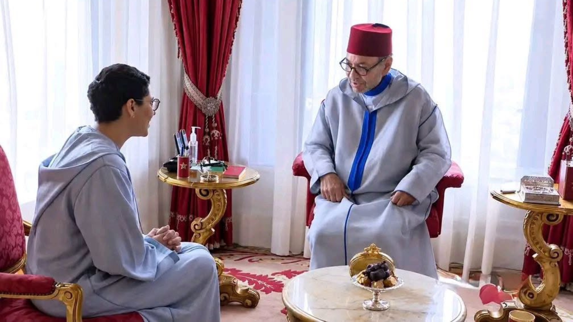 رسمياً جلالة الملك يعين المنصوري رئيسة للحكومة (بلاغ الديوان الملكي)