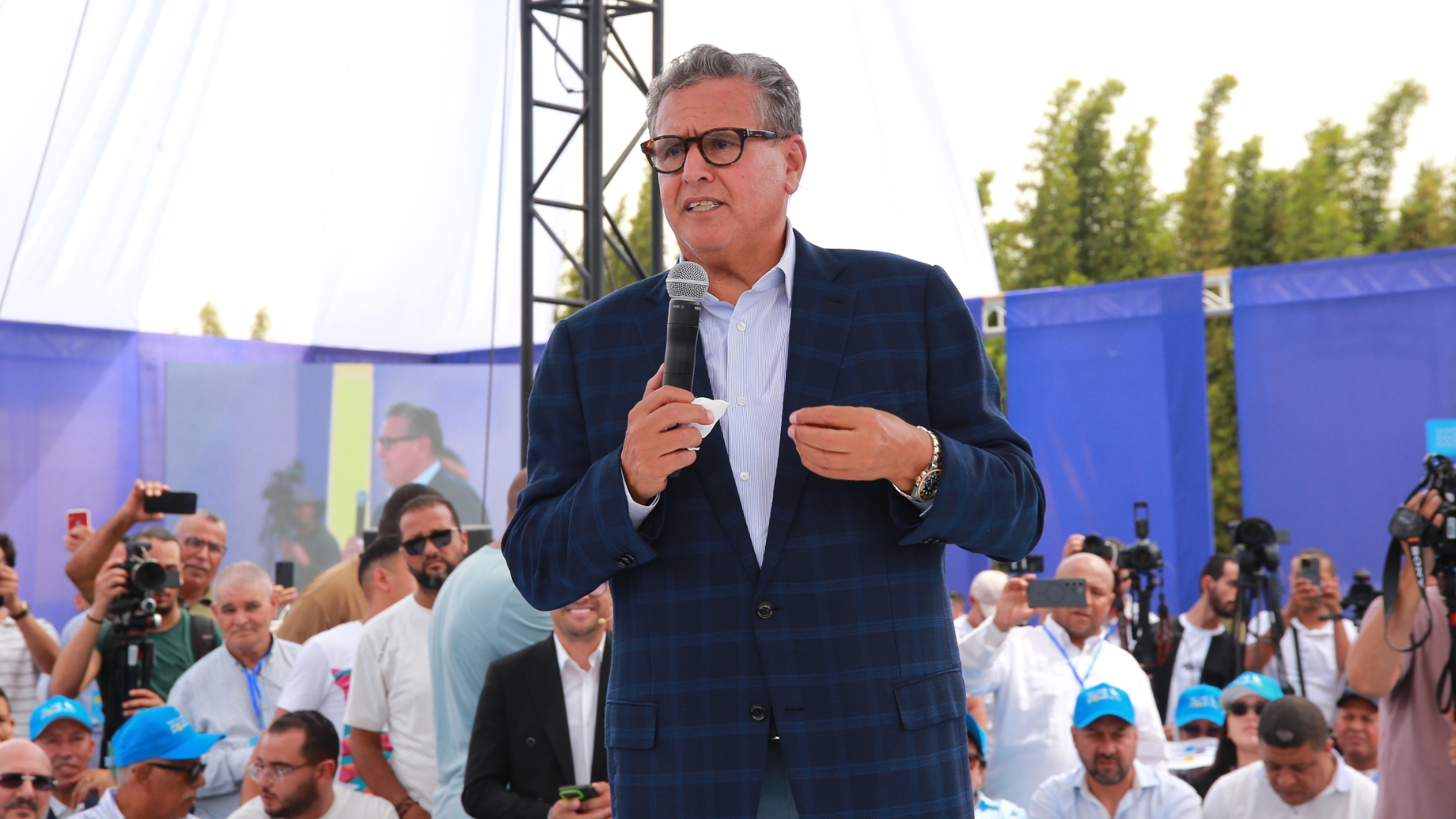 شاهد. أخنوش يسائل «البام» حول «الوفاء» للديمقراطية ويرفض تسييس دعم المواشي