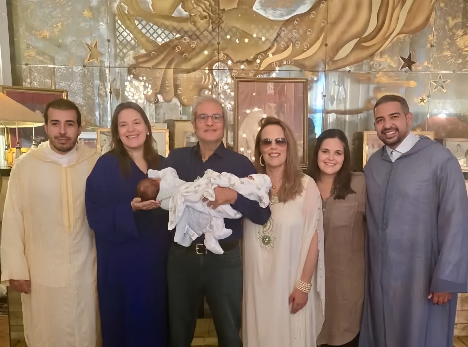 الأمير مولاي هشام العلوي يستقبل حفيده الثاني “حمزة” ويشارك الفرحة مع متابعيه
