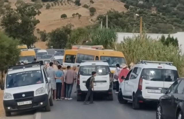 انتقادات لاذعة لـ “البام” بوزان.. عندما يكشف النقل المدرسي زيف الشعارات الانتخابية