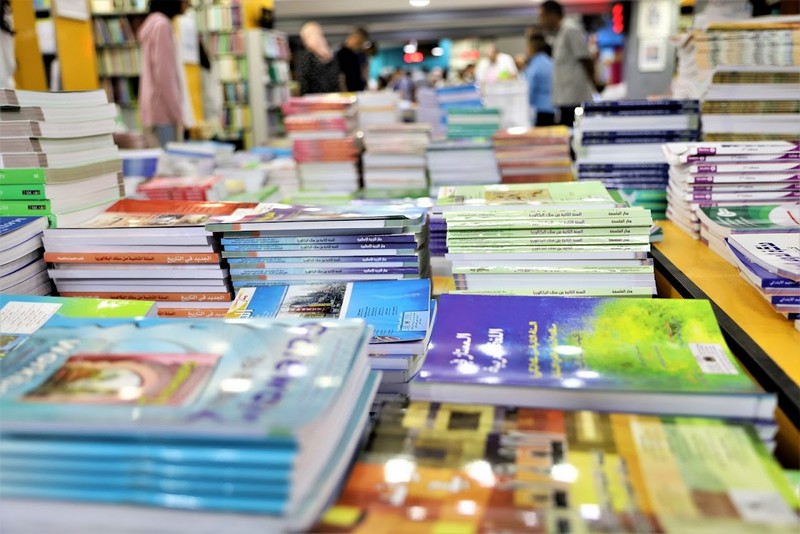 لتدارك أزمة الكتب المدرسية.. طباعة 100 ألف نسخة إضافية لمؤسسات الريادة